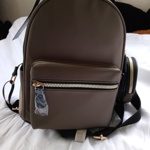 Backpack - Picture 1 of 3